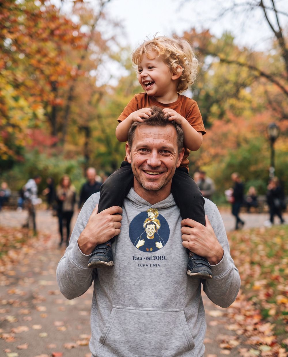 Tata · od 2019. — sivi hoodie